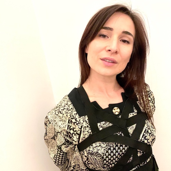 Vintage Long Sleeve Paisley Dress with Pleated Skirt Detail - Picture 4 of 16